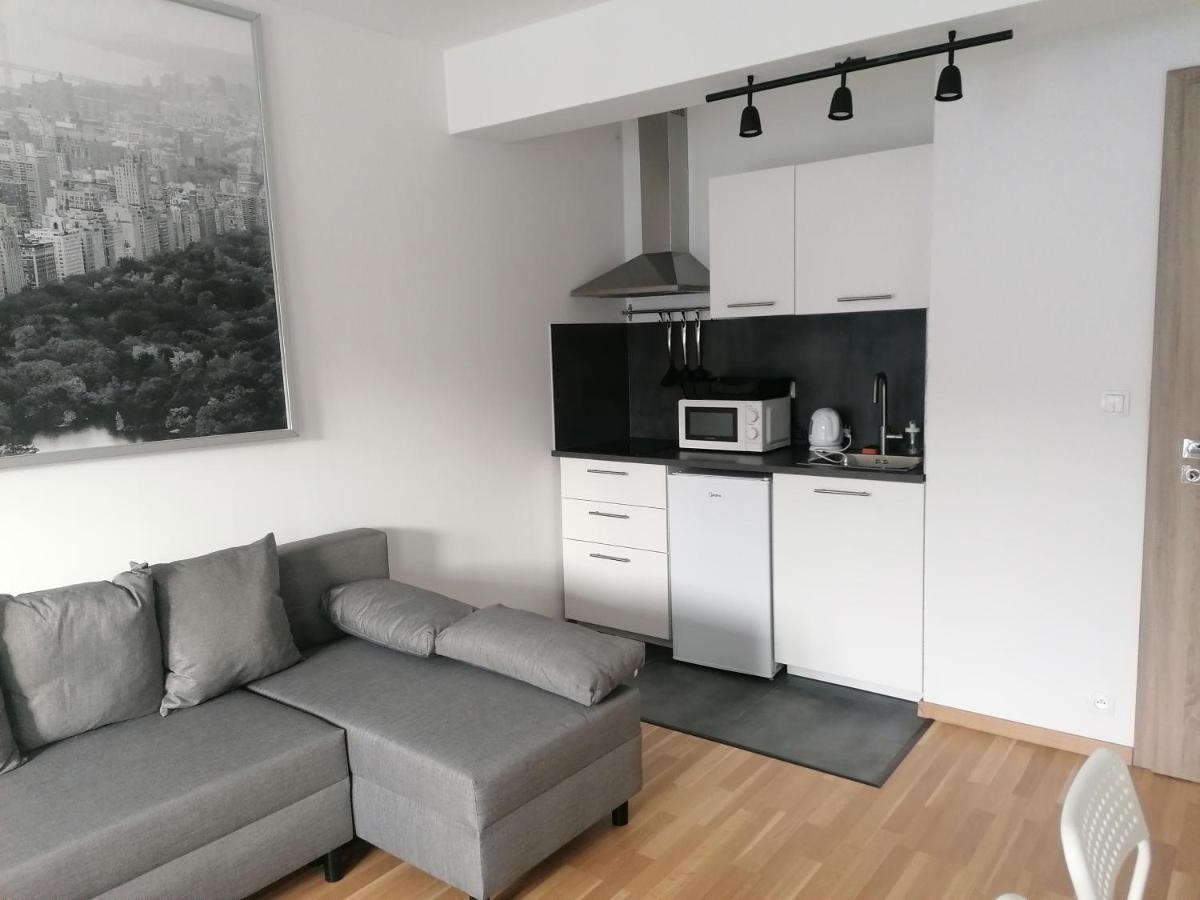 Brand New Studio Apartment #71 With Free Secure Parking In The Center Praga Exterior foto